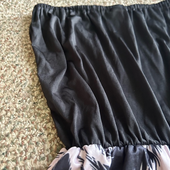 Black and White Patterned Romper - Picture 2 of 3